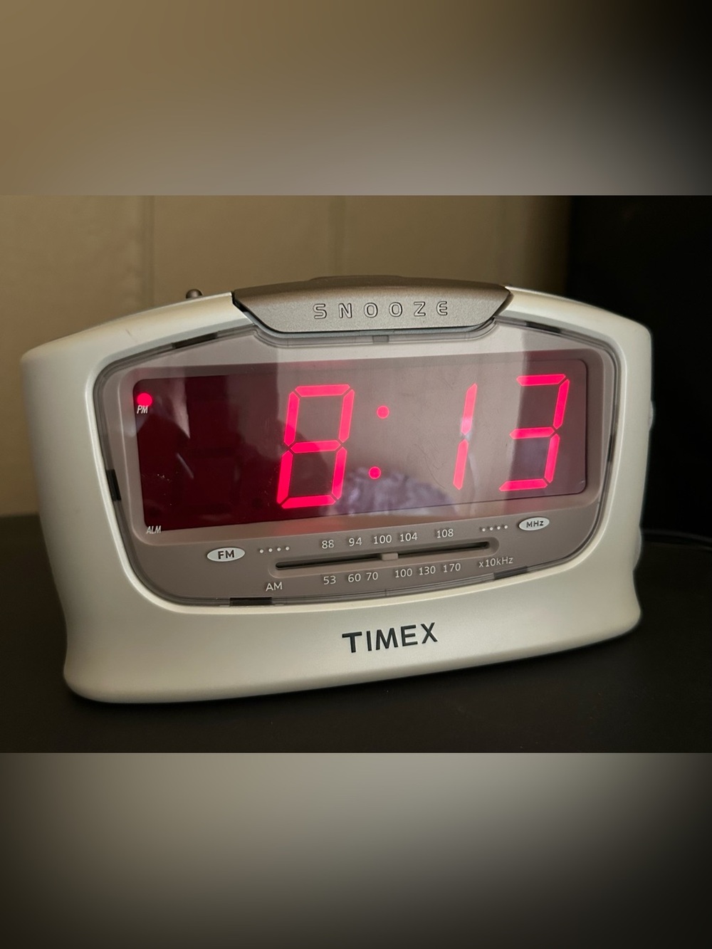 Timex MD-T254W Radio Alarm Clock White w/ Red Digital Display. All Working. B0